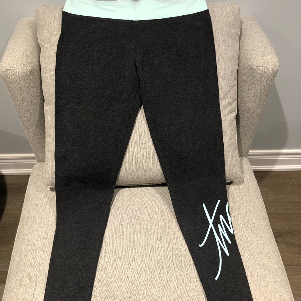 TNA atmosphere high rise leggings